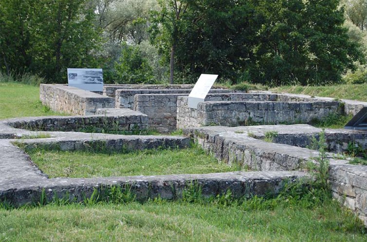 Roman fortification Abusina  - 4 km