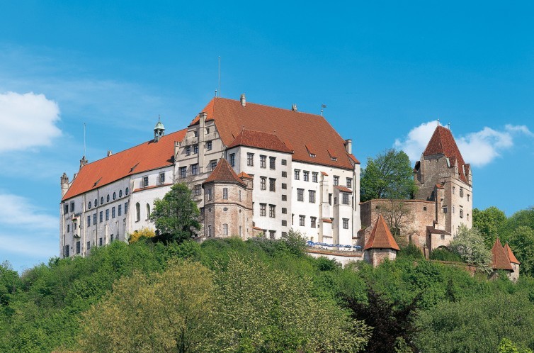 Burg Trausnitz - 53 km